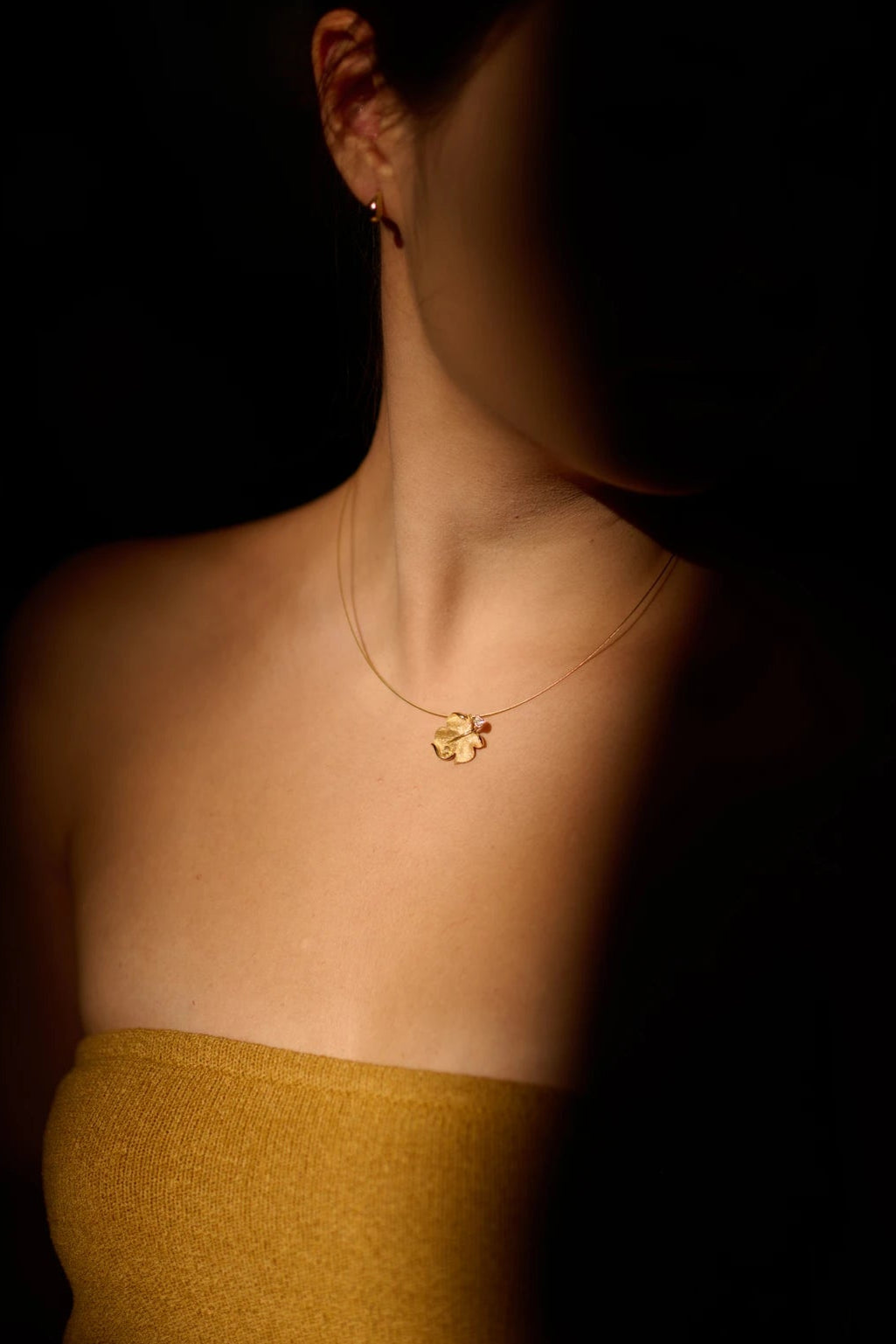 Golden Radiance Leaf Pendant