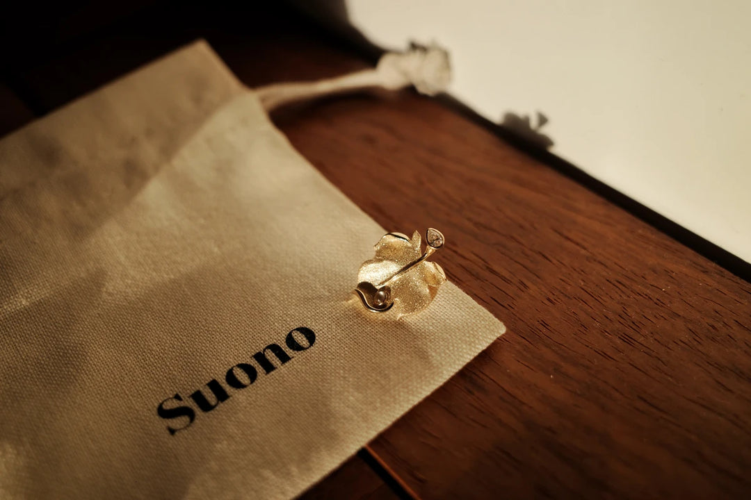 Golden Radiance Leaf Pendant