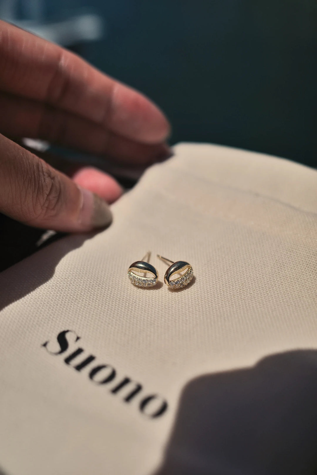Eternal Tides – Radiant Conch studs