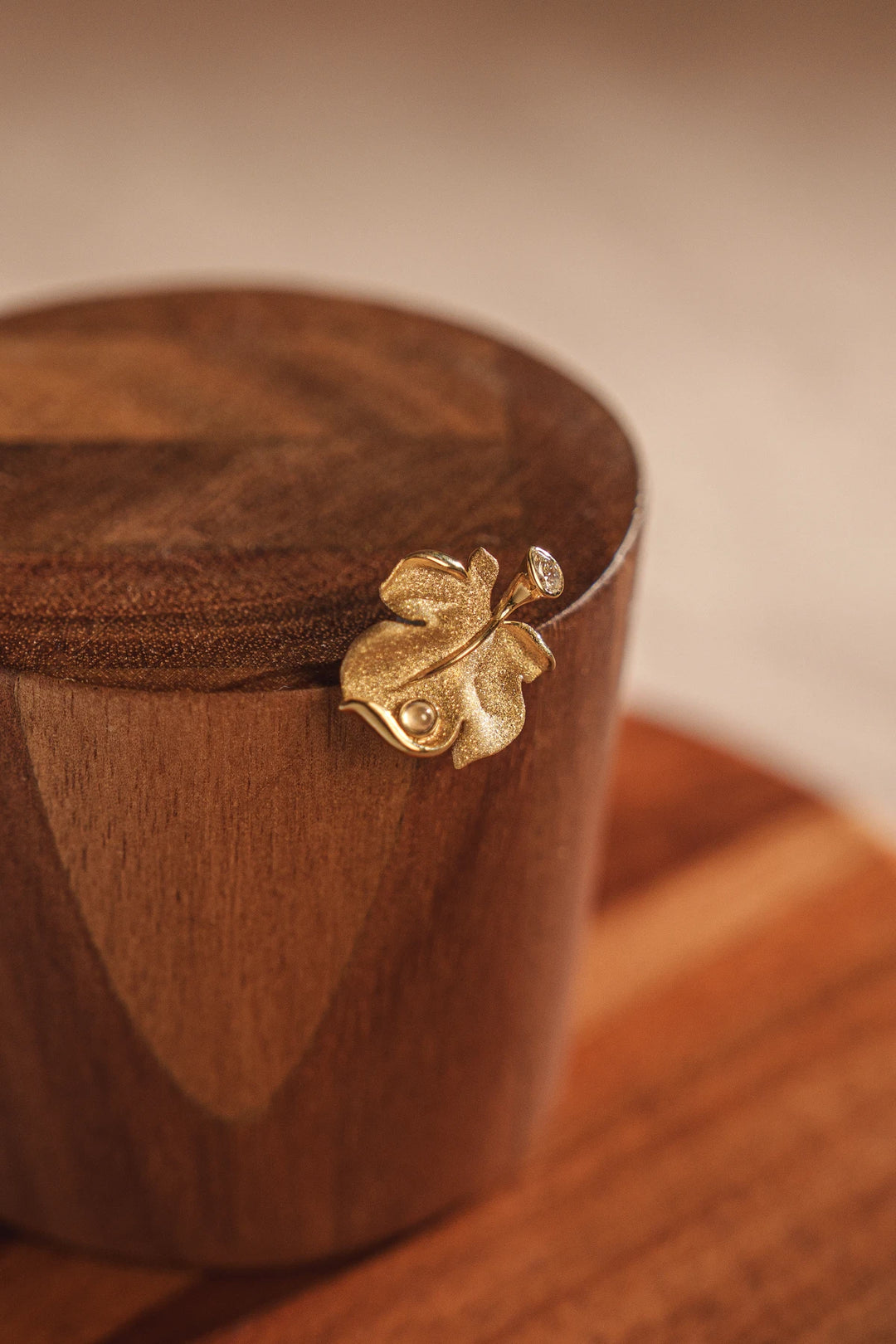 Golden Radiance Leaf Pendant